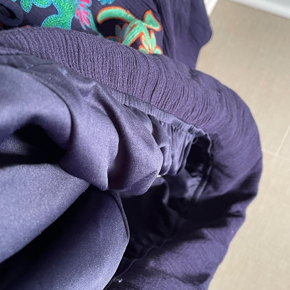 John Mark Top, Size XL, in Navy with Colorful Embroidery - Picture 8 of 12